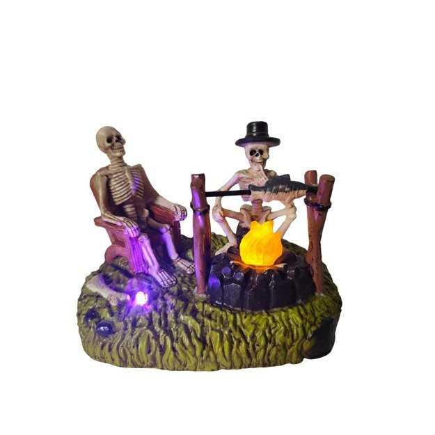 Helovino dekoracija skeletai prie laužo (su LED šviesa) 